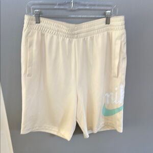 Nike Cream Athletic Shorts Relaxed Fit